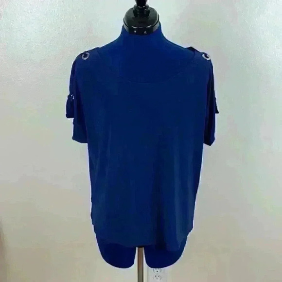 NEW Directions Top Size M in Royal Blue with Grommet Accent. - Picture 1 of 7